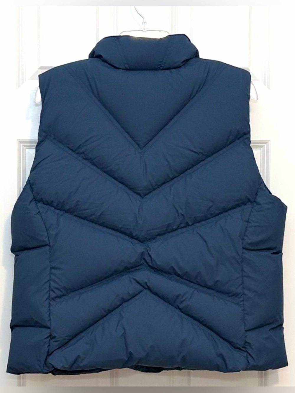 L.L.Bean Down Puffer Vest XL Navy Slate Blue Chevron Quilted Lightweight Zip - Picture 2 of 7
